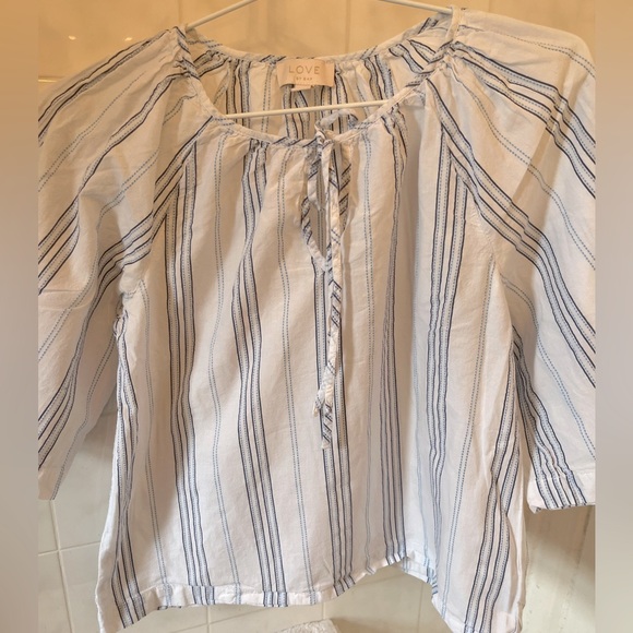 Gap women’s White and Blue Striped Top in size xs - Picture 9 of 9